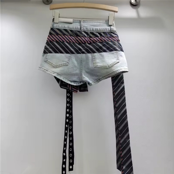 NWOT Neck Tie Patchwork Grommet Ribbon Edgy Punk Denim Jean Shorts - Picture 2 of 3